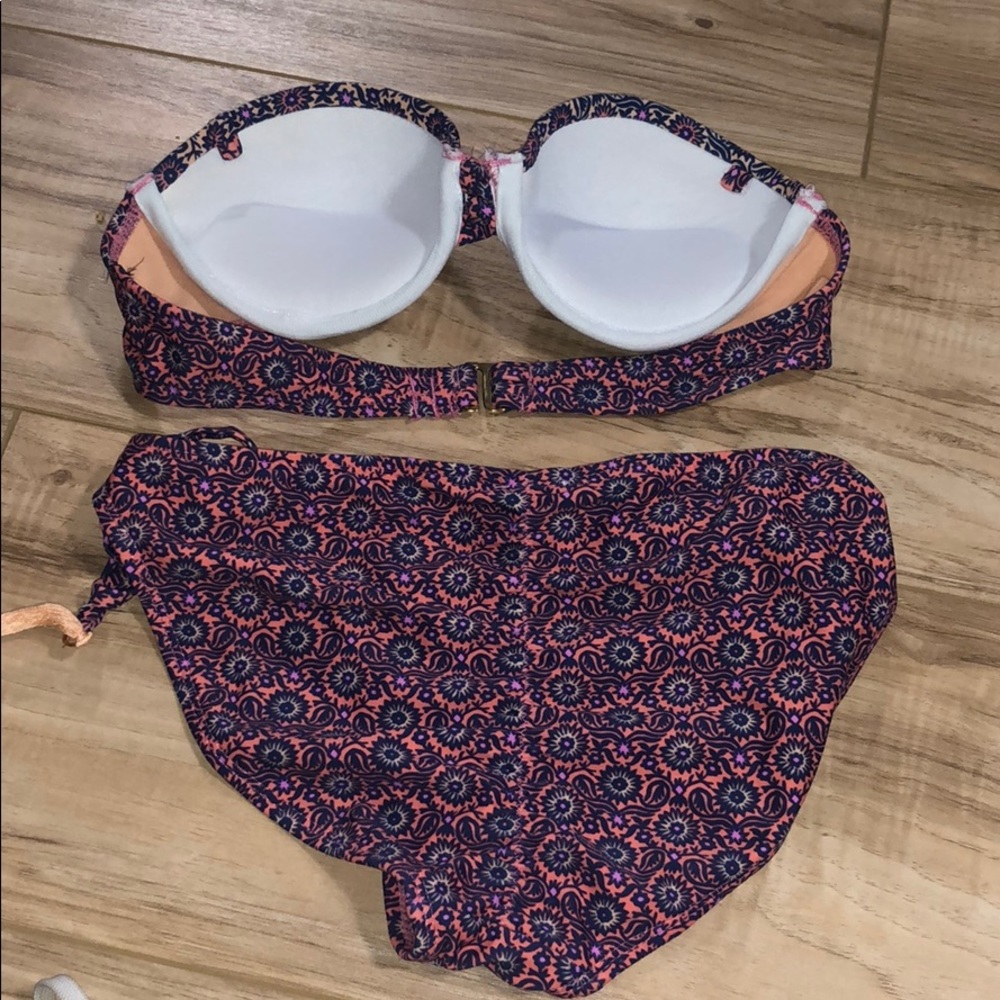 Bikini set - Picture 2 of 2